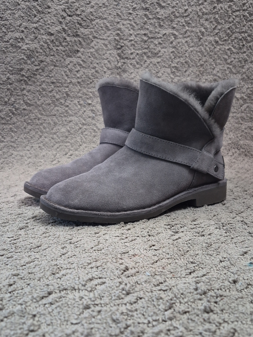 Ugg Zariyah Women's Grey Ankle Boots 8